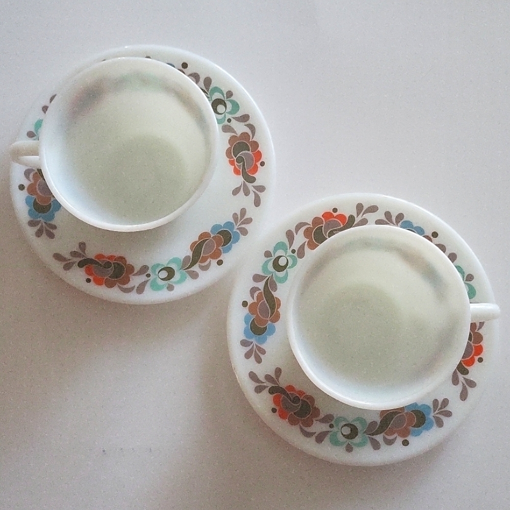 Vintage Pyrex Carnaby Tempo Cup and Saucer Set Of 2 - Picture 13 of 13